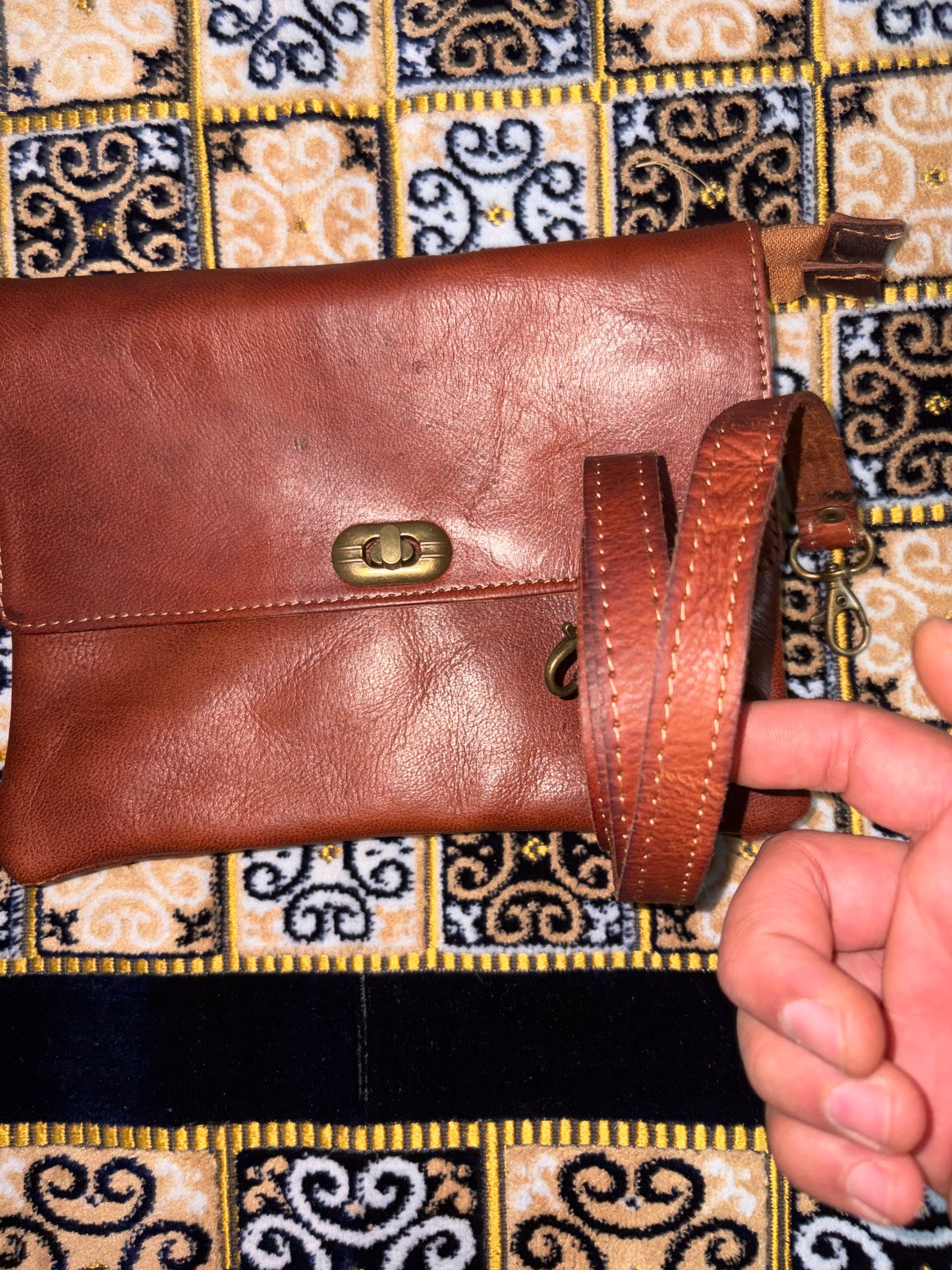 Producto artesanal de cuero de cabra hecho a mano