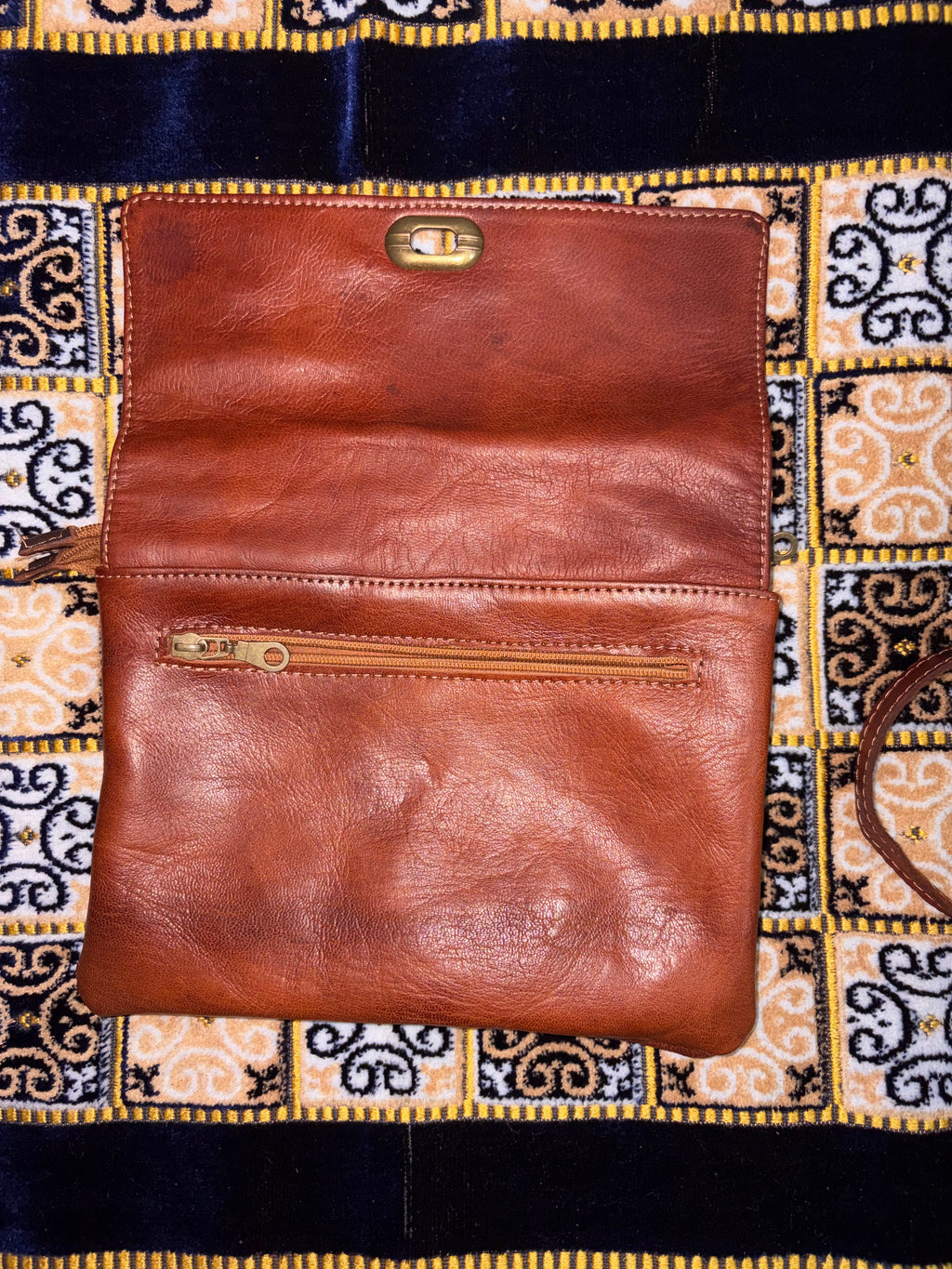 Producto artesanal de cuero de cabra hecho a mano