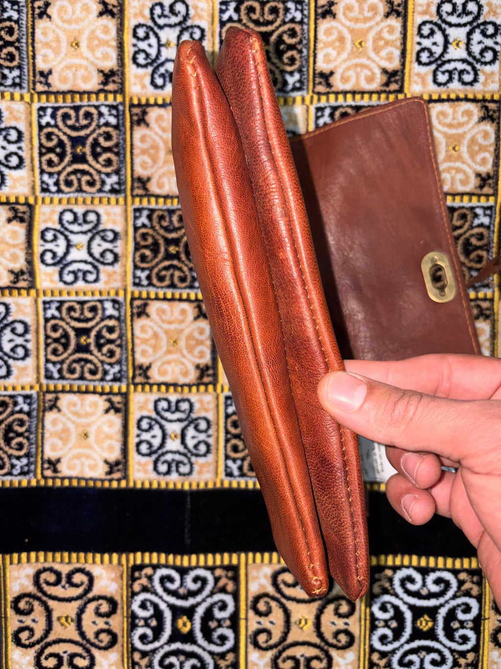 Producto artesanal de cuero de cabra hecho a mano