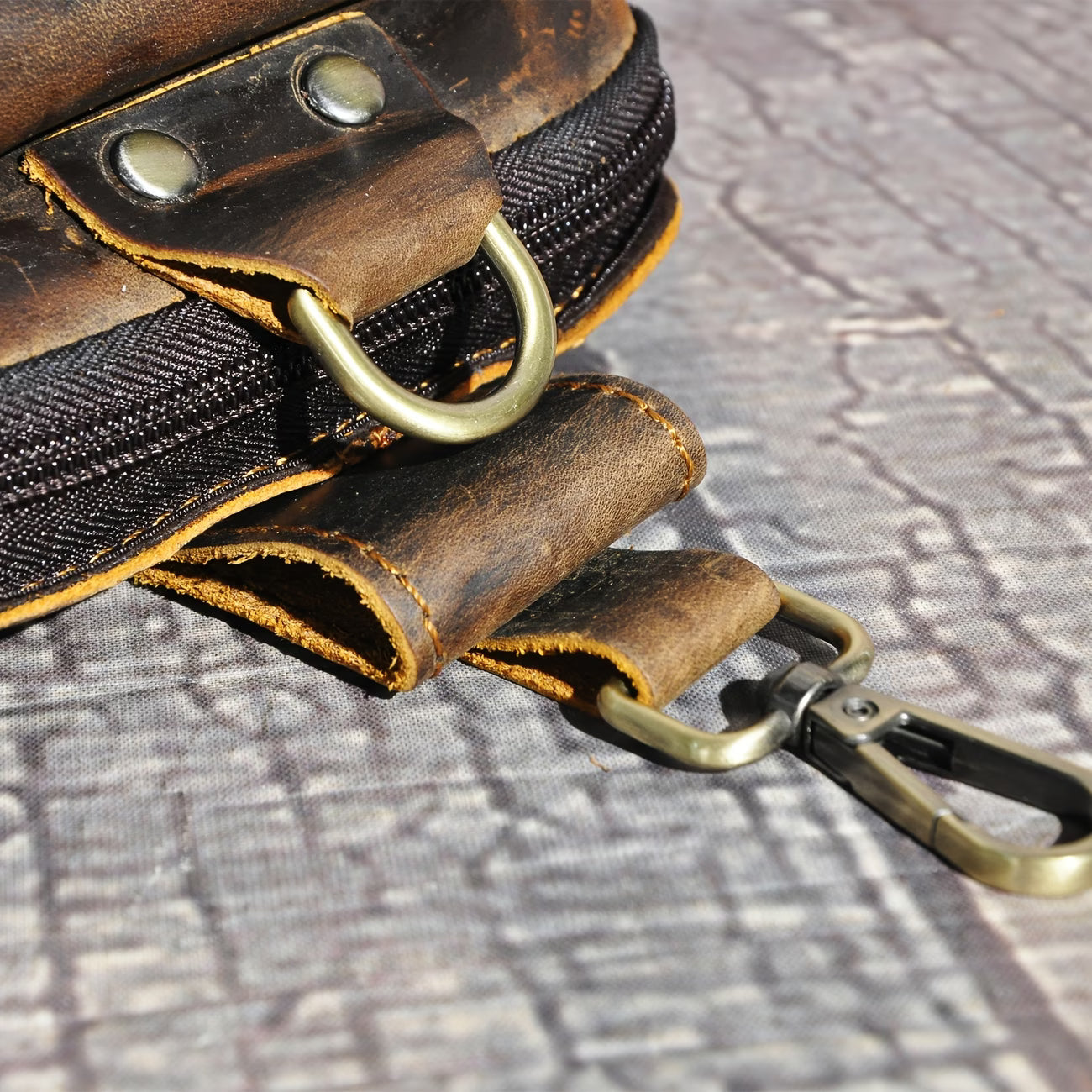 Men’s Genuine Leather Phone Waist Pouch – Hands-Free Belt-Worn Phone Holder, Casual Outdoor Leather Pouch, Compatible with Most Smartphones, Discreet Design MH014